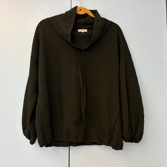 NWT Black Waffle Knit Funnel Cowl Neck Pullover Long Sleeve Size 1X - Picture 2 of 7